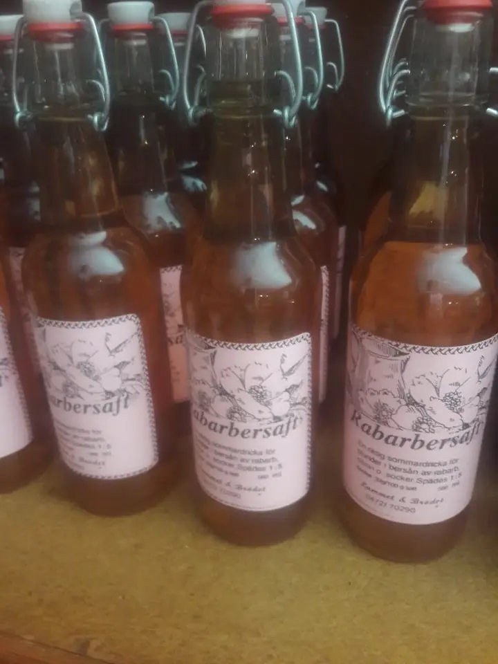 Rabarbersaft från Lammet & Brödet